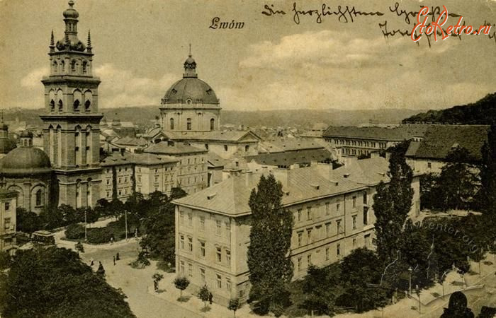 Львов - Львів.  Вид на комплекс споруд Успенської церкви та вулицю Підвальну.