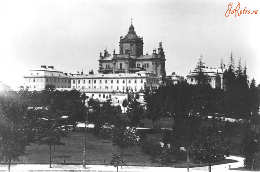 Львов - Львів.  Вид на собор Св.Юра.