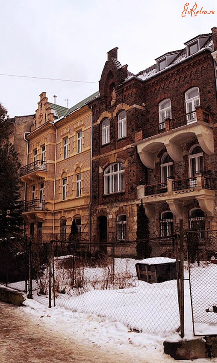 Львов - Львів.  Вул.Паркова,  будинки № 5 та №7.