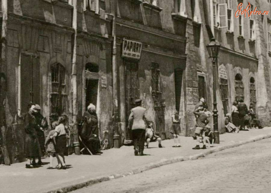 Львов - Львів.  Єврейські дільниці на фото Адама Ленкевича.