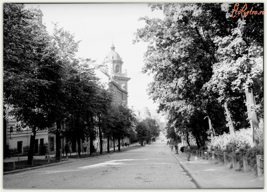 Львов - Львів.  Вул.Міцкевича.