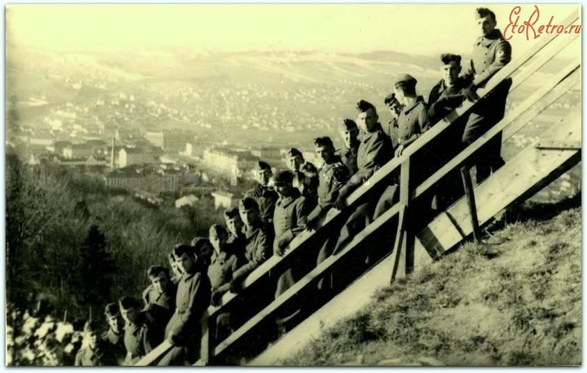 Львов - Львів.  Солдати вермахту на Високому Замку.