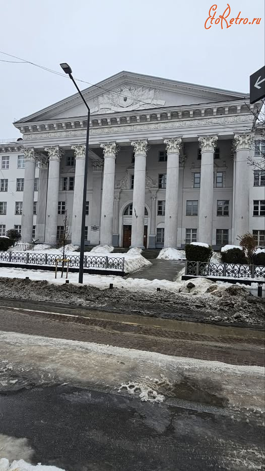 Львов - Львів.  Вул.Пекарська. Університет ветеринарної медицини.