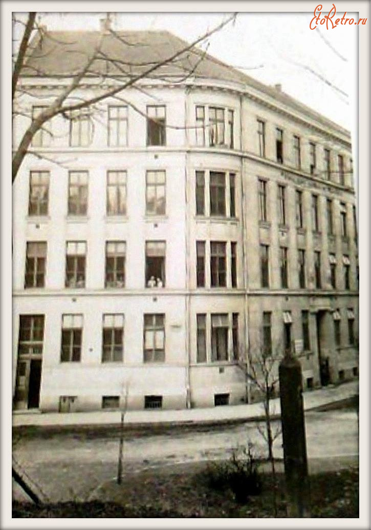 Львов - Львів.  Вул.Підвальна.