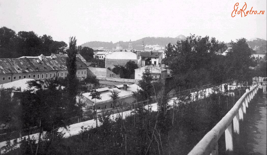 Львов - Львів.  Вид з гори св.Яцка у бік центру.