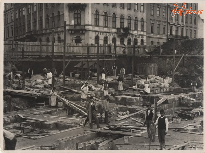 Львов - Львів.  Будівництво фундаменту Оперного театру.