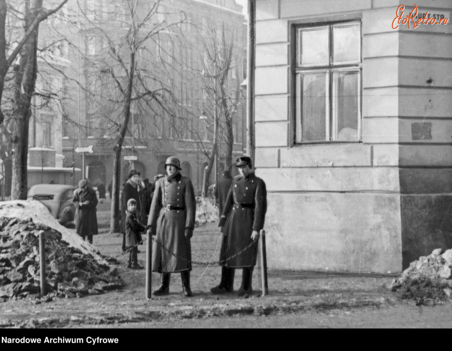 Львов - Львів.  Поліцейські.