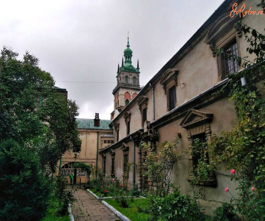 Львов - Львів. Дворек Королівського арсеналу.