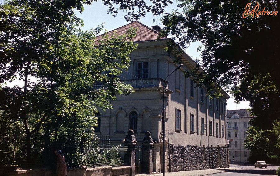 Львов - Львів.  Вулиця Бібліотечна.