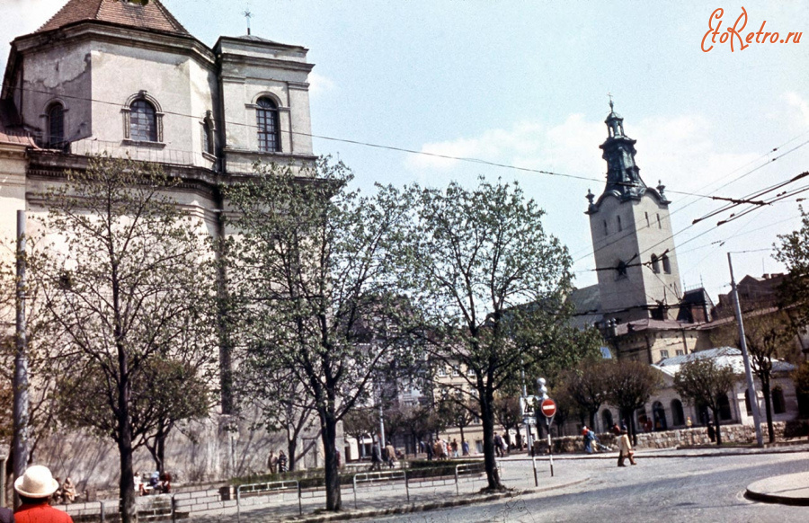 Львов - Львів.  Площа Івана Підкови.