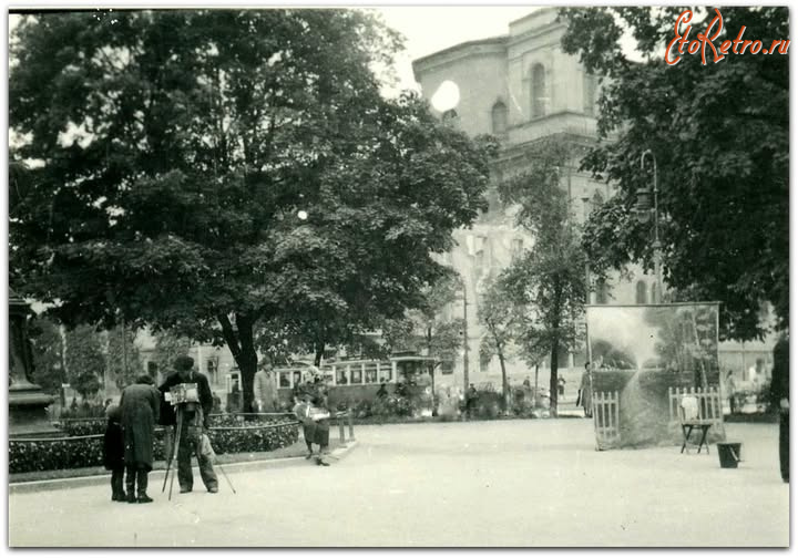 Львов - Львів. Вуличний фотограф біля пам