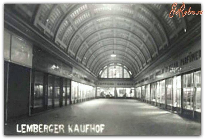 Львов - Львів.  Площа Міцкевича. Колишня Марійська галерея.