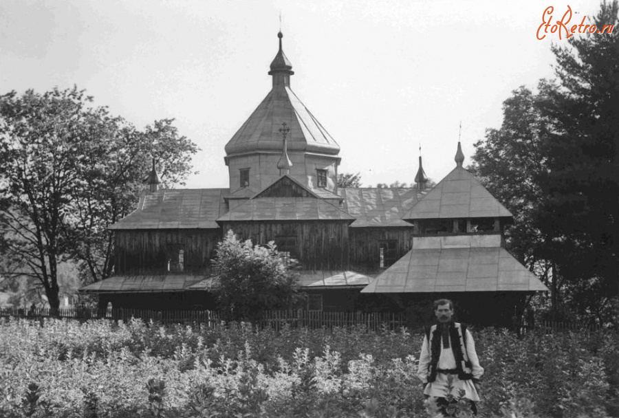 Яремче - Яремче.  Дерев