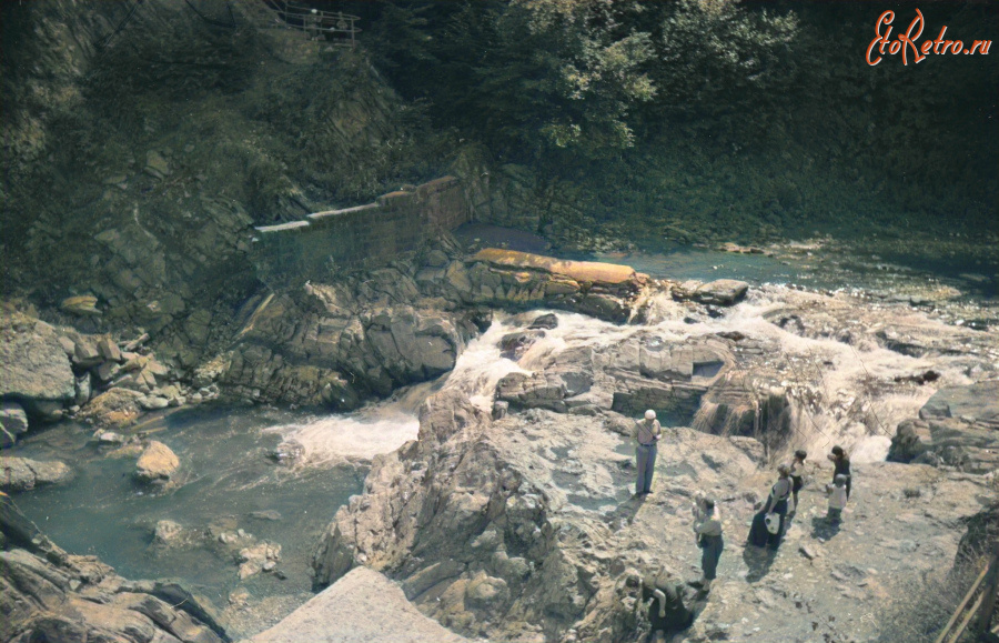 Косов - Косів  на фотографіях Генрика Поддембського. Вид водоспаду.