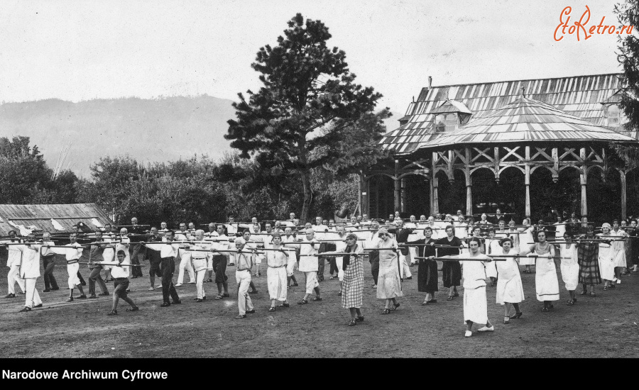 Косов - Косів.  Ранкова гімнастика в лічниці доктора Тарнавського.