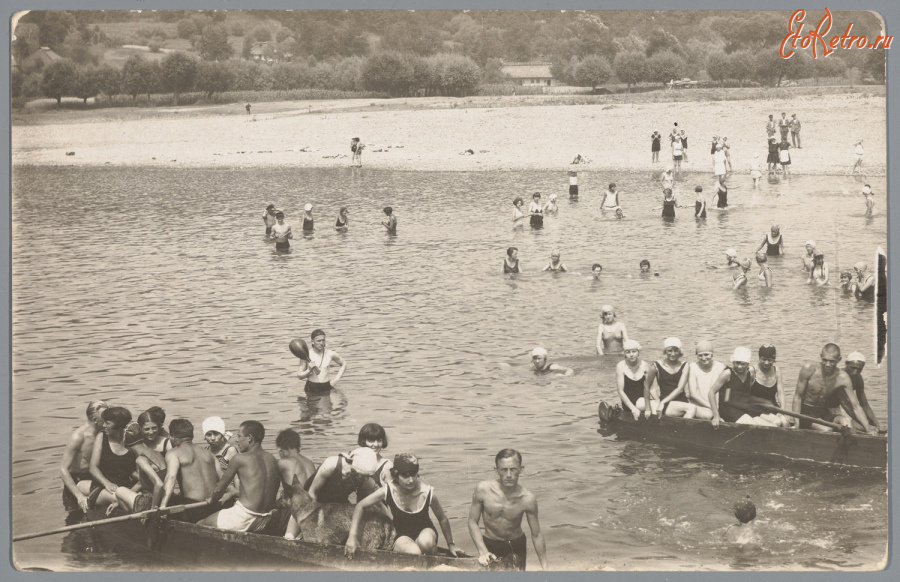 Снятын - Снятин.  Купання на річці Прут.
