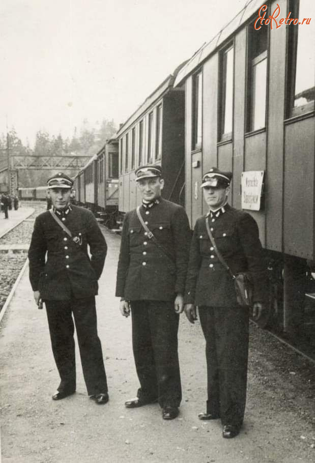 Делятин - Делятин.  На залізничній станції.