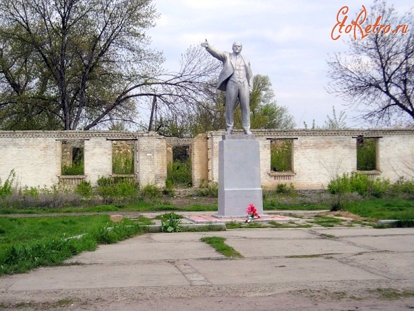 Новоайдар - с.Шульгинка.Памятник Ленину