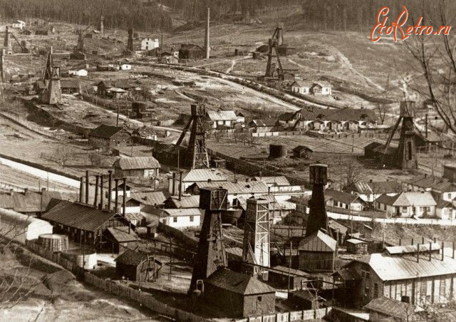 Борислав - Бориславські нафтові вишки.