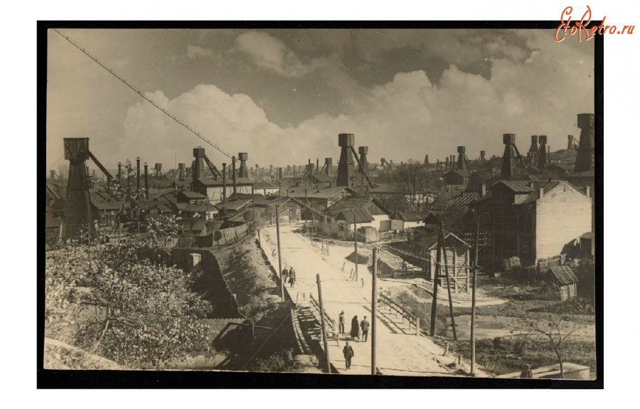 Борислав - Борислав.  Вид на нафтові вишки.