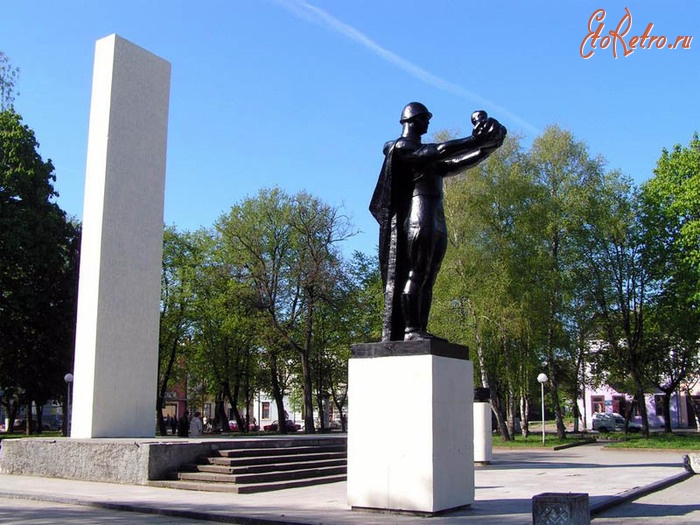 Стрый - Памятник радянському солдату