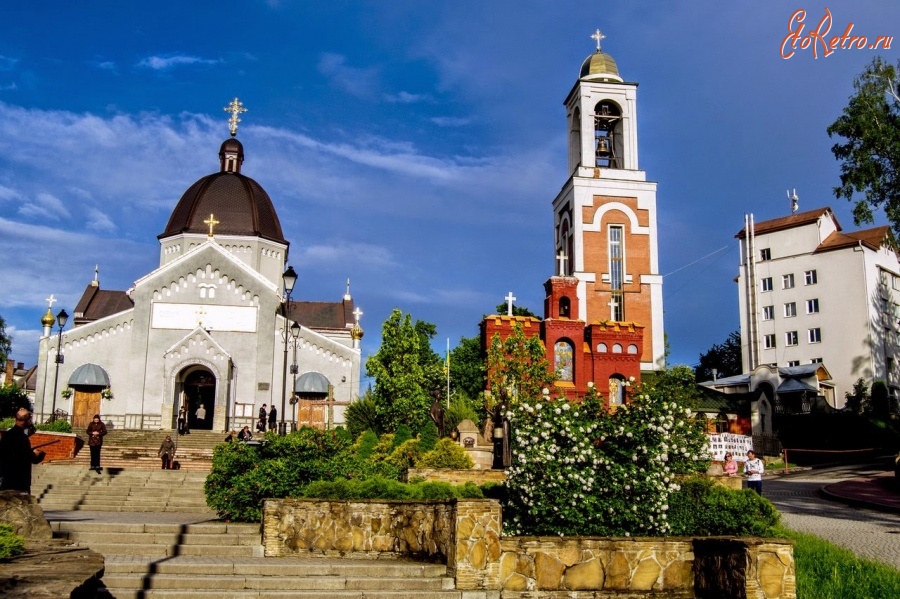 Трускавец - Трускавець. Церква  св.Миколая. Стара та нова дзвіниці.