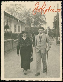Трускавец - Трускавець. Вацлав  Борови з дружиною в парку.