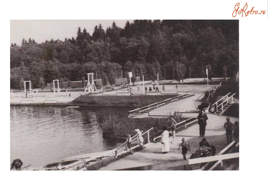 Трускавец - Трускавець-Помярки.  Купальне озеро  із спортивними майданчиками.