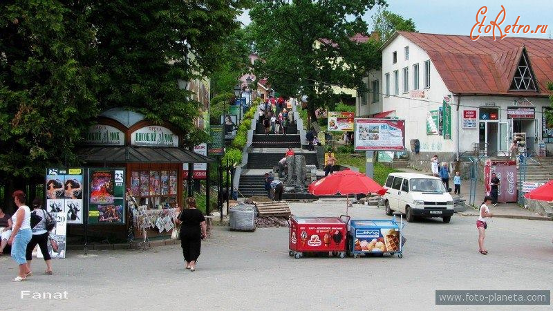 Трускавец - Трускавець.  Сходи до парку і бувша ідальня.