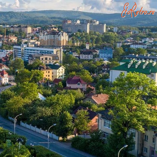 Трускавец - Вид Трускавця,  внизу вулиця Дрогобицька.