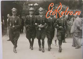 Трускавец - Трускавець.  Польські офіцери на курорті.