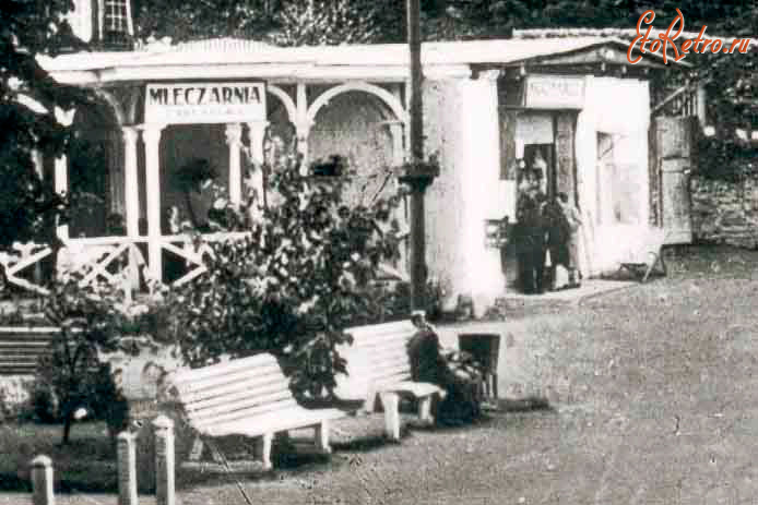 Трускавец - Трускавець.  Молочарня і магазин галантерейний.