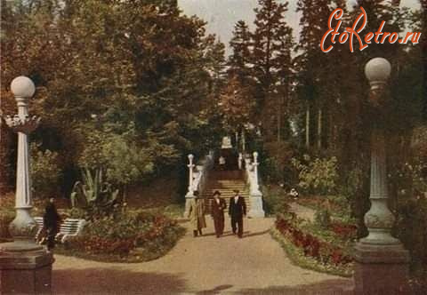 Трускавец - Трускавець. Сходи,що ведуть до парку.