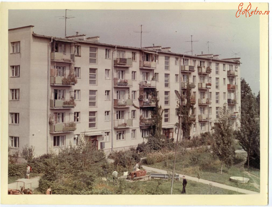 Трускавец - Трускавець. Вул. Калініна (тепер П. Сагайдачного). Житловий будинок №1.