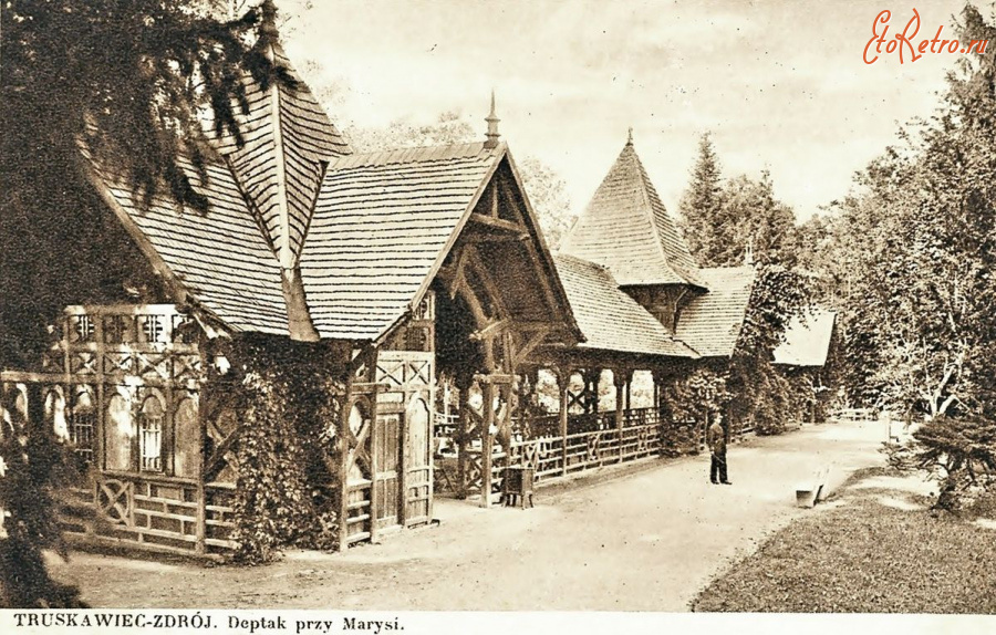 Трускавец - Трускавець-курорт.  Крита галерея при джерелі 