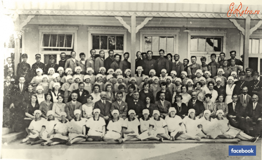 Трускавец - Трускавець. Працівниці та працівники курорту. Сидить  директор курорту Роман  Ярош (другий ряд)..