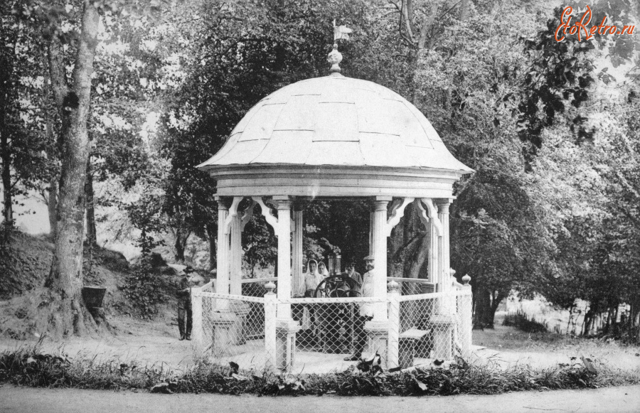 Трускавец - Трускавець. Павільйон з джерелом  