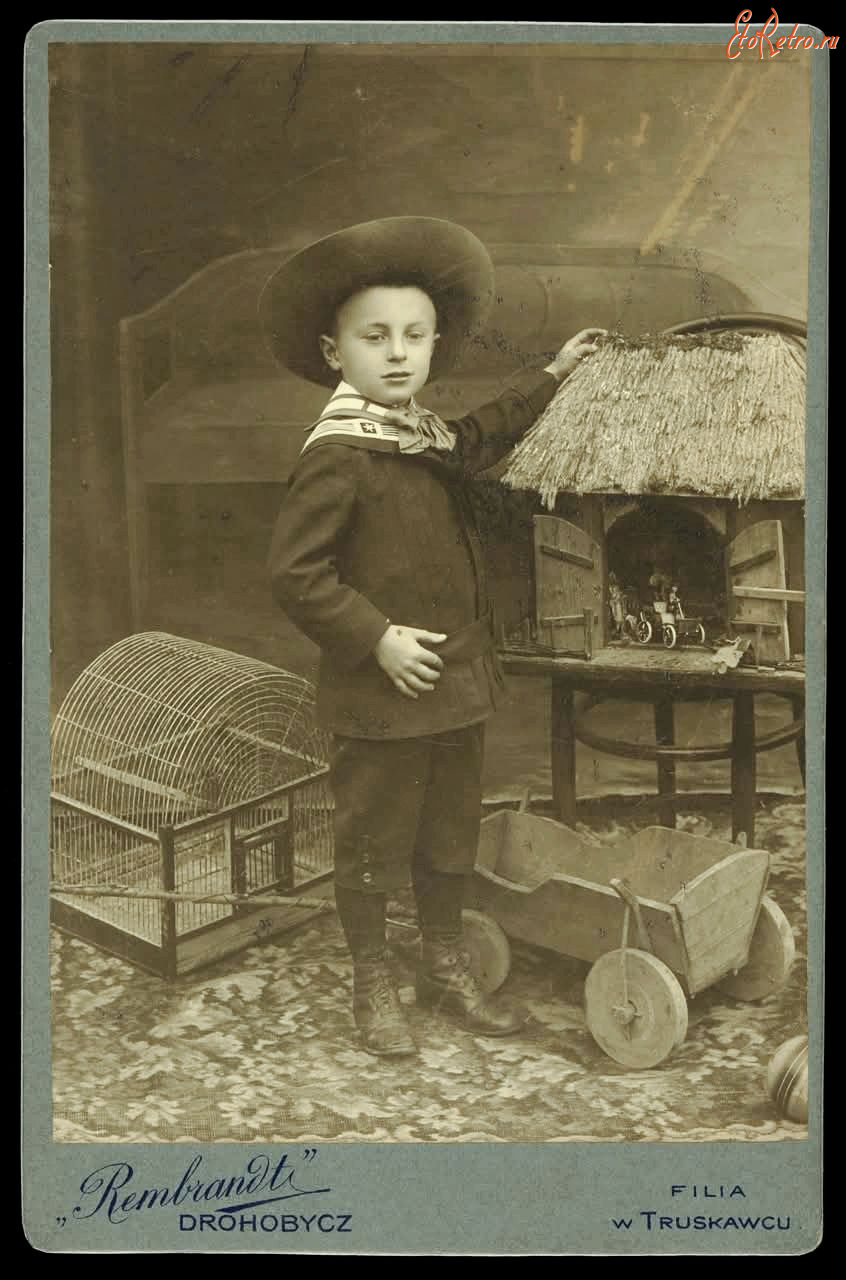 Трускавец - Хлопчик з Трускавця. Трускавецька філія фотосалону 