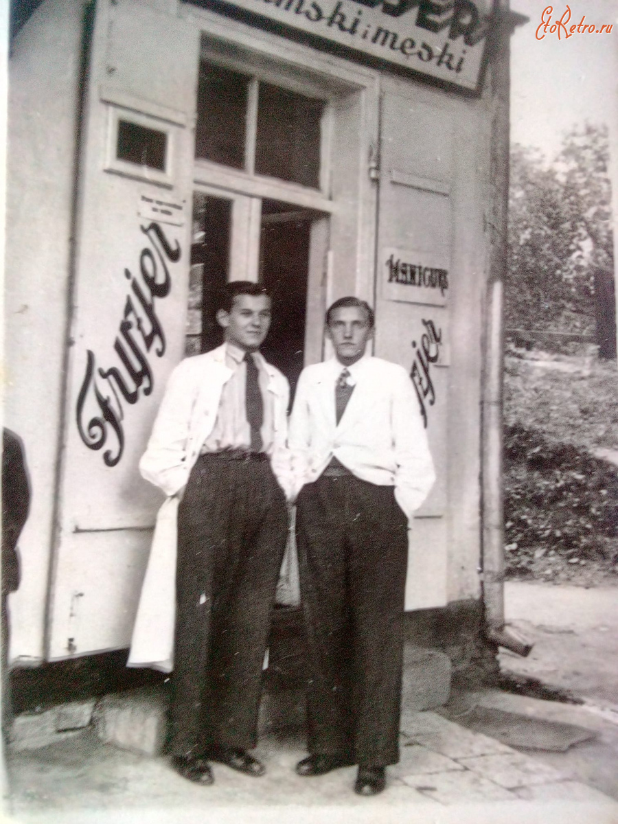 Трускавец - Трускавець.  Цирульники в парку.