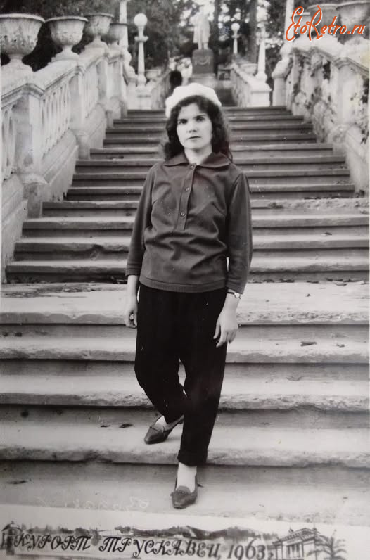 Трускавец - Курорт Трускавець. Сходи в парку.