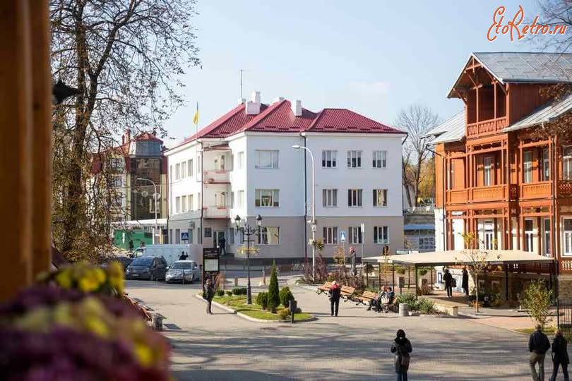 Трускавец - Трускавець.  Вид на будинок міської  ради.