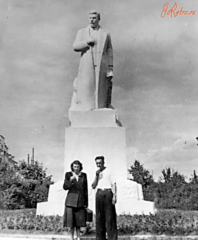 Вязники - Памятник И. В. Сталину.