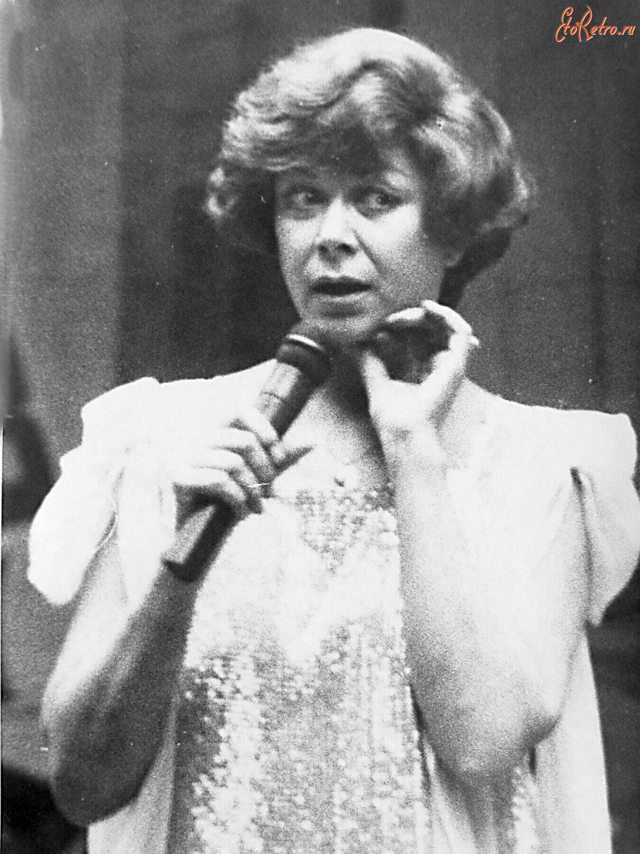 Вязники - Эдита Пьеха на Фатьяновском празднике на «Солнечной поляночке».