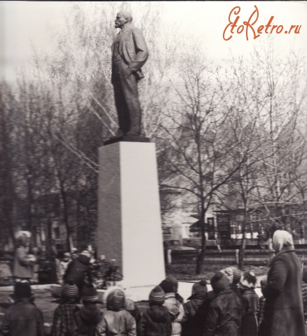 Диканька - Памятник Ленину.