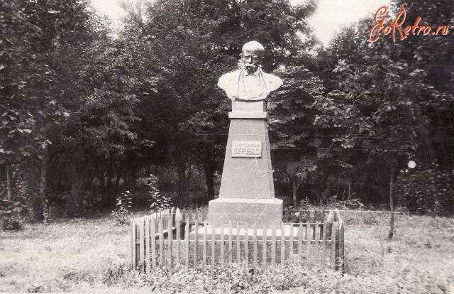 Диканька - Памятник Т.Г.Шевченко