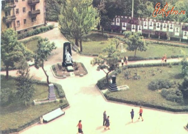 Черкасcы - Черкассы, центр города памятник погибшим солдатам