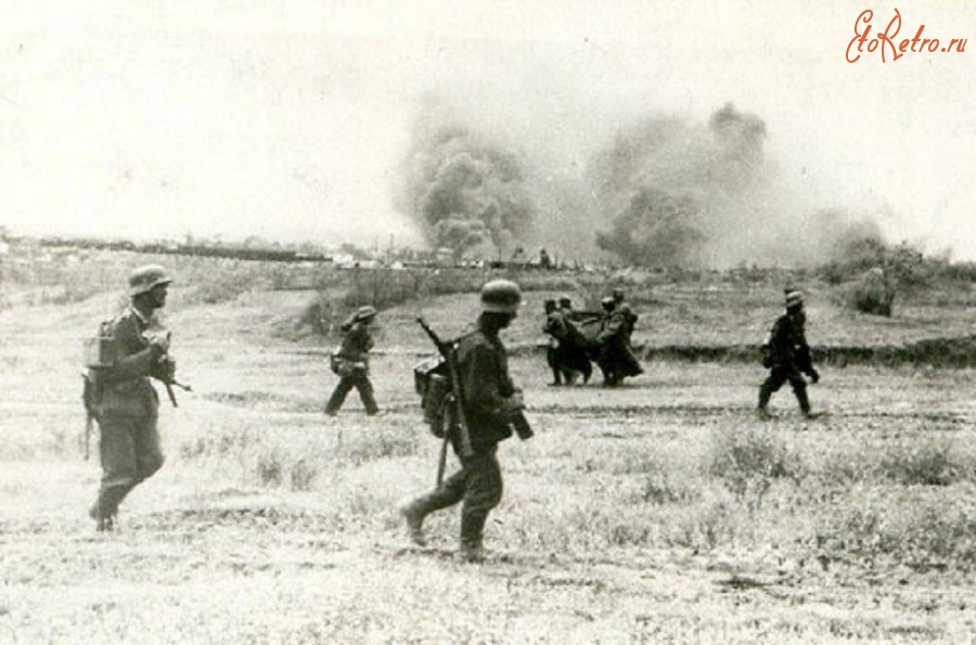 Волгоградская область - Группа немецких пехотинцев во время атаки