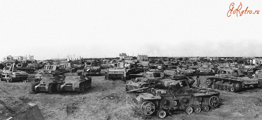 Волгоград - Захваченные немецкие танки под Сталинградом, 14 апреля 1943 года.