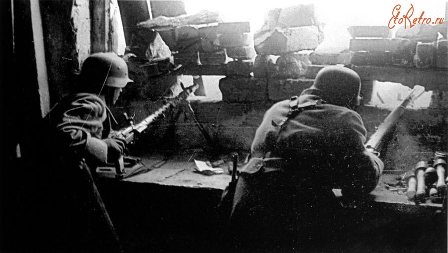 Волгоград - Позиция немецкого пулемётного расчёта в одном из домов Сталинграда.