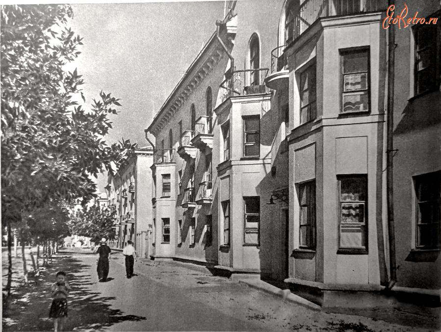 Волгоград - Сталинград. Рабочий посёлок завода нефтяного оборудования имени Петрова.